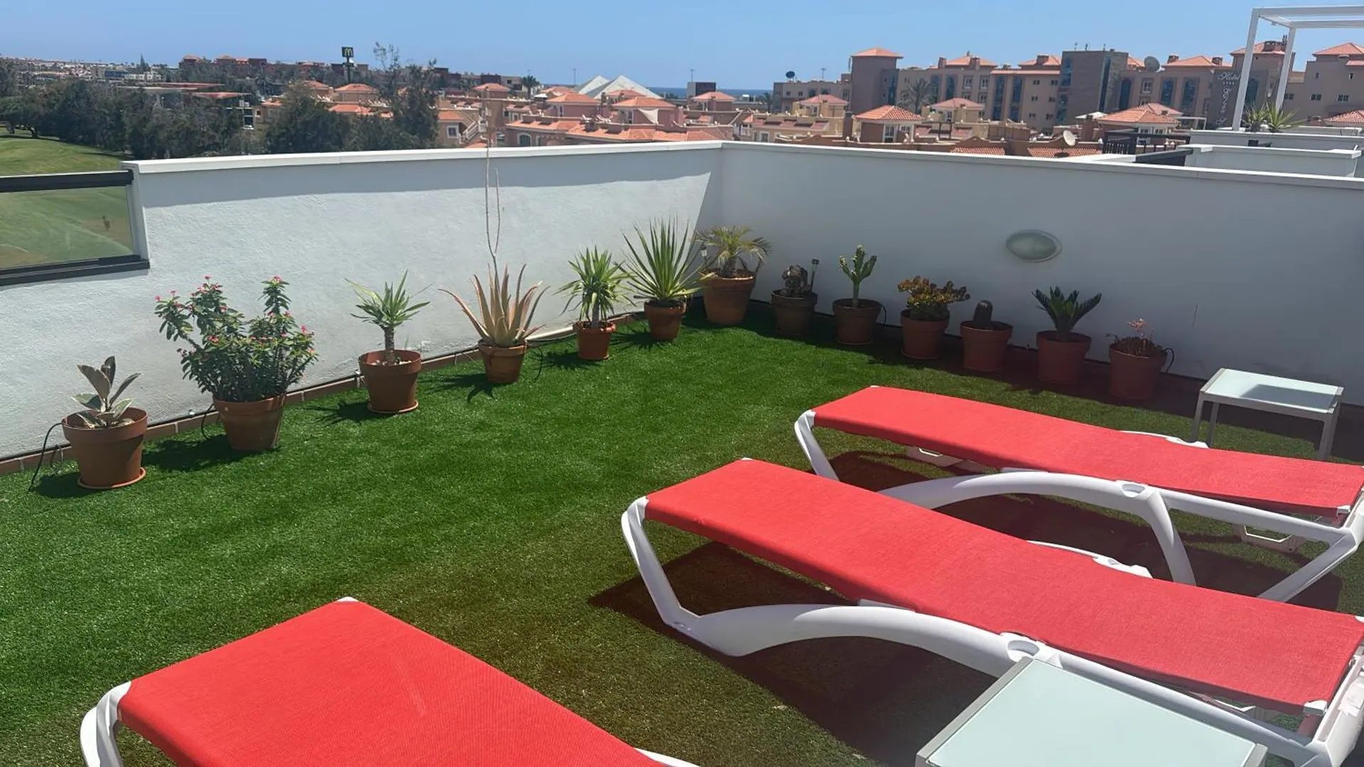 Sunny Luxury Apartment With Two Great Sunny - Level Terraces, Two Swimming Pools, In A New Complex Pueblo Majorero, Close To Fuerteventura Golf Club, Next To The Beach , Atlantico Shopping Mall And Casino In Калета-де-Фусте